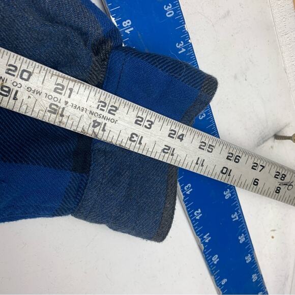 Duluth Trading Co mens medium Blue Gray plaid Button Down Shirt jacket heavy - Picture 12 of 12